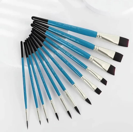 Keep Smiling 12-piece artist brushes with wooden handles